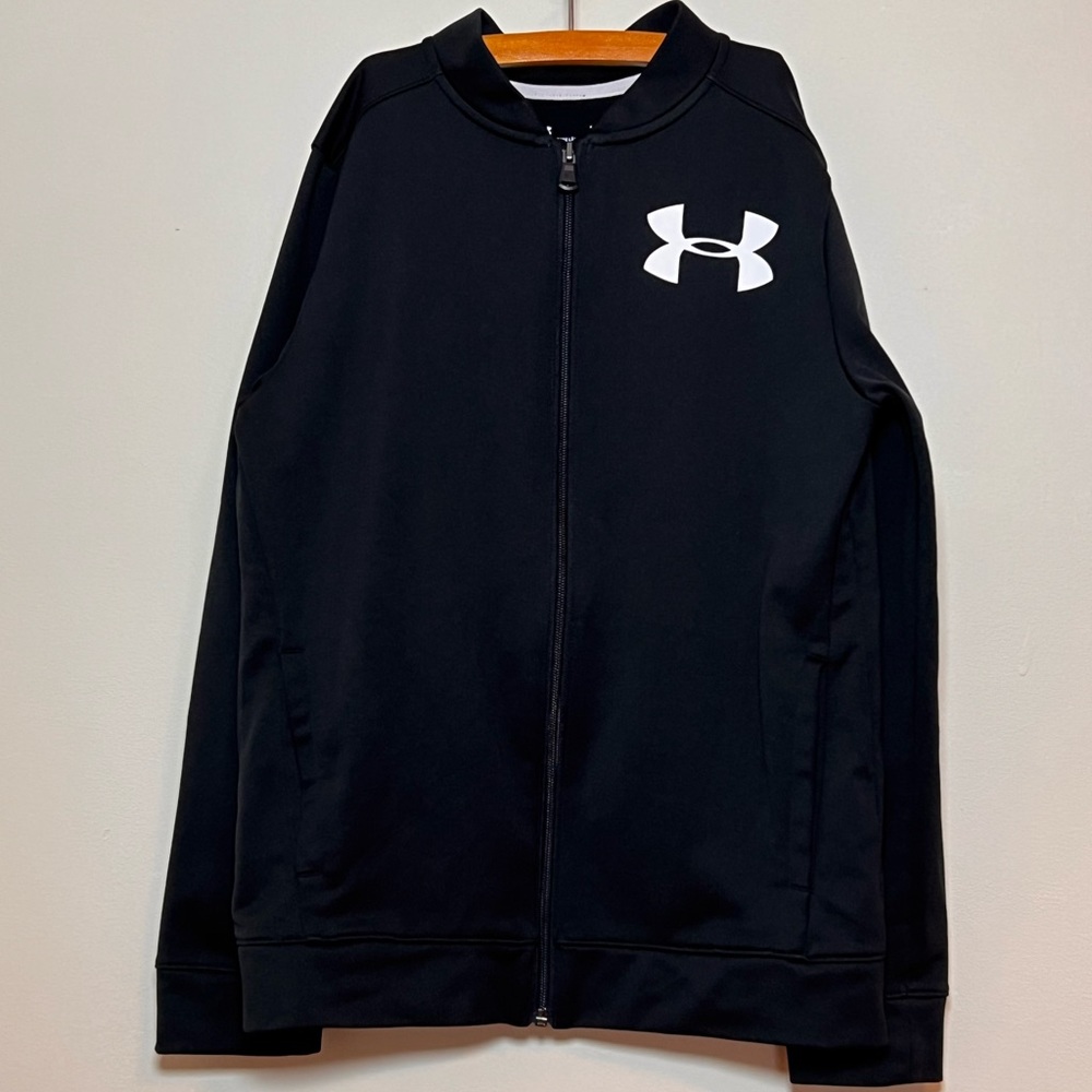 SOLD 4/6 Under Armour Boy’s Black Pennant Zip Up Jacket, Size YLG (Youth Large) - Picture 1 of 15